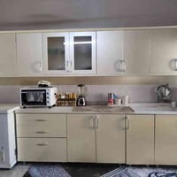 كاونتر خشب • سطح مرمر • مكان كلار