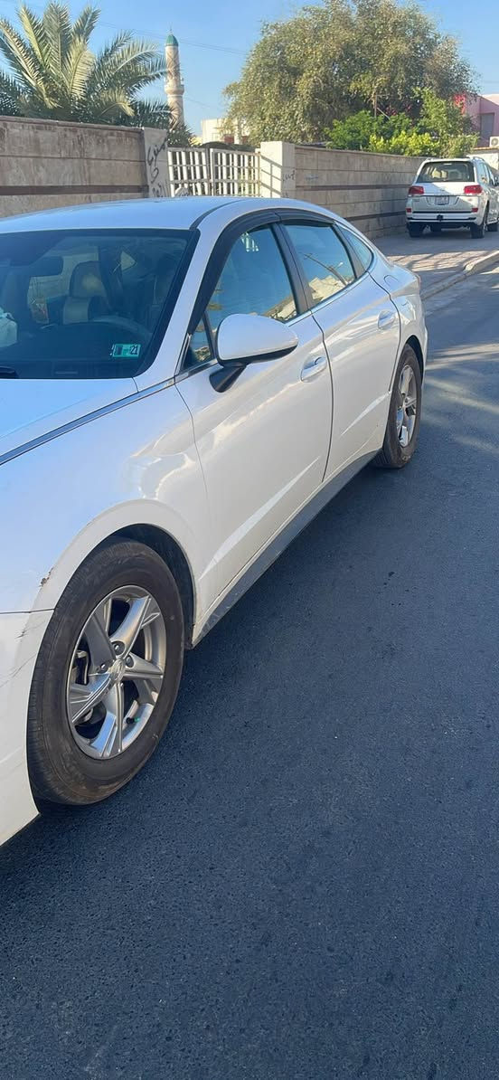 سوناتا موديل 20 محرك 2500 وارد أمريكي se حادثها چاملغ خلفي وأمامي بدون ايرباگ ماشيه 133الف كيلومتر باسمي تريد تحويل او وكالة سعرها مناسب جدا جدا ومستعجل على البيع مكانها الكاظميه 
*********** بغداد, العراق
