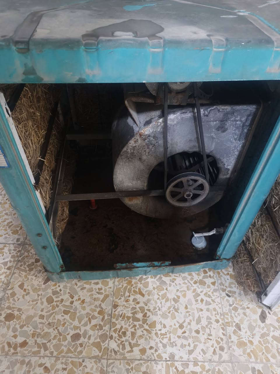 للبيع مبرده كلش نضيفه وما مشتغله هواي السعر ٧٥الف
العنوان بغداد حي الكوفه 
***********
