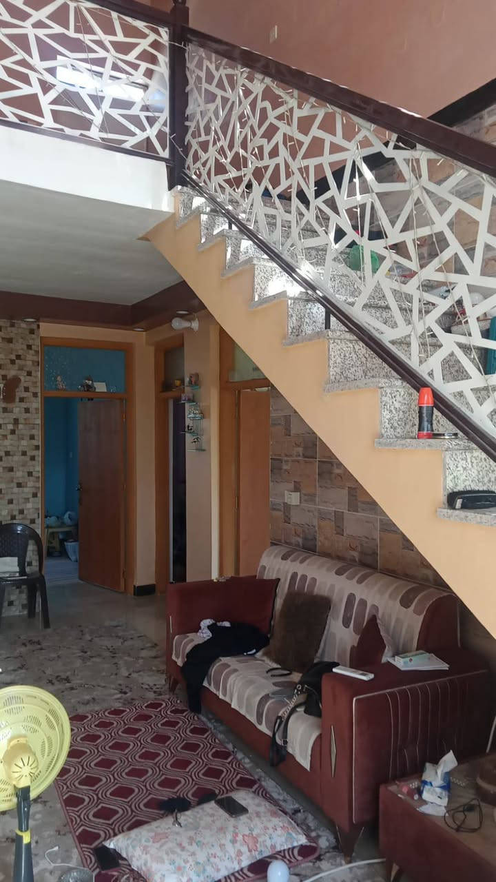 السلام عليكم بيت للبيع انتصل ع رقم ***********
