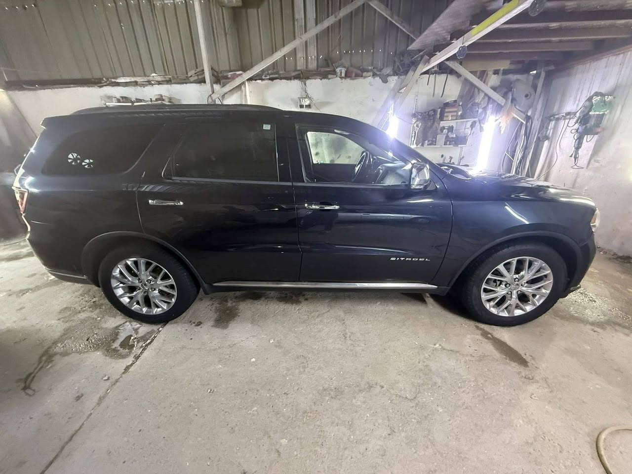 السلام عليكم للبيع فقط 
دورنكو للبيع موديل 2014 كفاله عامه من الصبغ والتبديل السياره كلش جديده   
بيها لهبت نار بالبنيد بصيطه جدآ  الفحص مرفق مع الصور 
كارفاكس ما بيها حادث مسبق
رقم انكليزي كتاب ظباط صلاح الدين تحويل ثاني يوم
مواصفات السياره سي تايتل
تدفئه كشنات
تدفئه ستيرن
كشنات كهربائيه 
شاشه ذكيه
تحكمات ستيرن
تطعيمات نيكل
بصمه ابواب
تبريد مركزي

راكب7 مكان السياره البصره زبير 
بجم كبس
السعر 225 بيها مجال ***********
