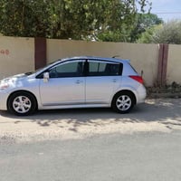 مراوس أكسنت • مضلع • أبيض