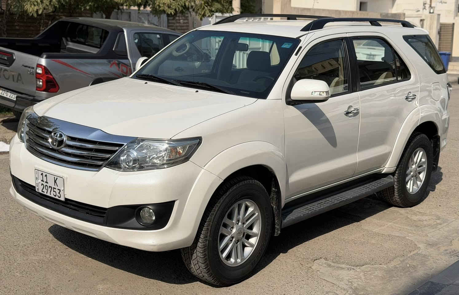 السلام عليكم
تويوتا فورتشنر 2014 خليجي وكالة تويوتا 
محرك 4000 V6 ستة سلندر
فور ويل درايف 4*4
٧ راكب 
٣ قطع تبريد
تبربد شاشة
( مكفولة من الصبغ و البارد ) نظيفة جداً
ماشية 150 الف كيلو

السعر 22,500$ (225 ورقة )
رقم بغداد بأسمي 
مكانها بغداد / شارع فلسطين 
***********
