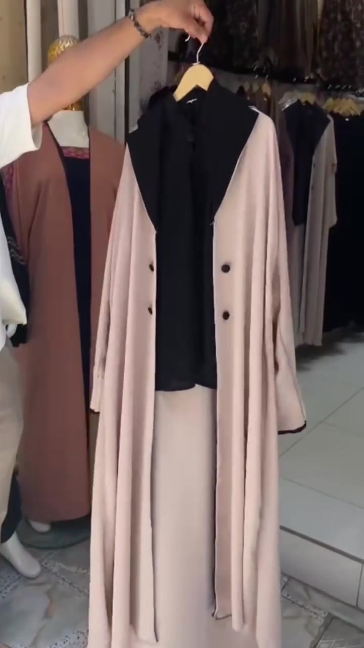 "الأناقة مو بس لبس .. الأناقة أسلوب حياة 👑
عباياتنا تجمع بين البساطة والفخامة، مصممة لتخلي حضورك مميز بأي مناسبة.
🌸 خامة فاخرة – قصات عصرية – تفاصيل راقية
🖤 اختاري عبايتك الآن وتألقي بإطلالة تخليك محط الأنظار."
 #اكسبلور #عبايه_مناسبات #عبايات_سوداء #عبايات


**إذا كنت صاحب هذا الإعلان وتريد حذفه لأي سبب، رجاءا أرسل رسالة إلى الدعم الفني**