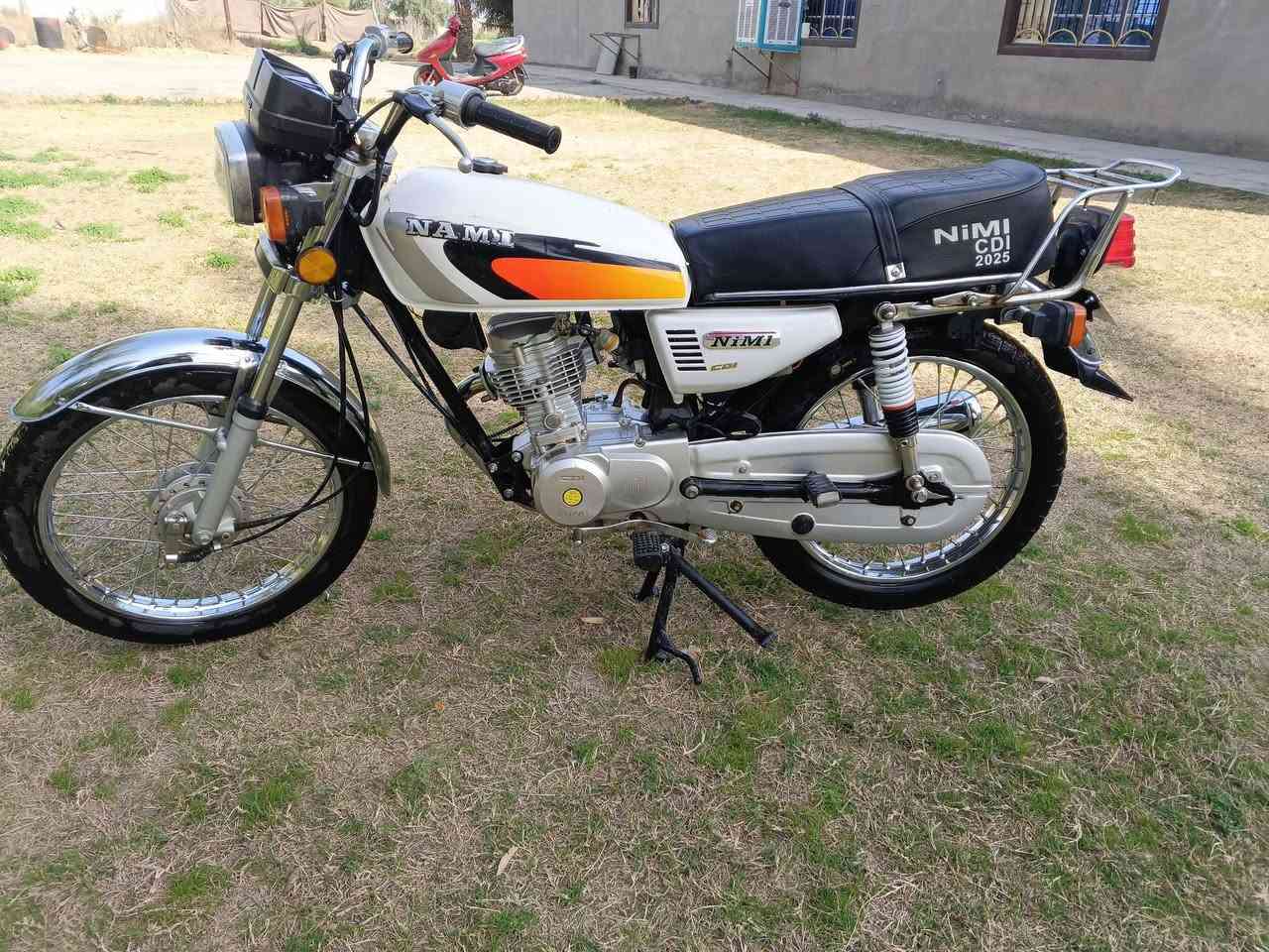 سلام عليكم
دراجه نامه امتياز للبيع موديل25 اوراق اسنكر دراجه نضافه 
مكفوله برغي مامفتوح بيه السعر 650وبيهةمجال بسيط
***********
