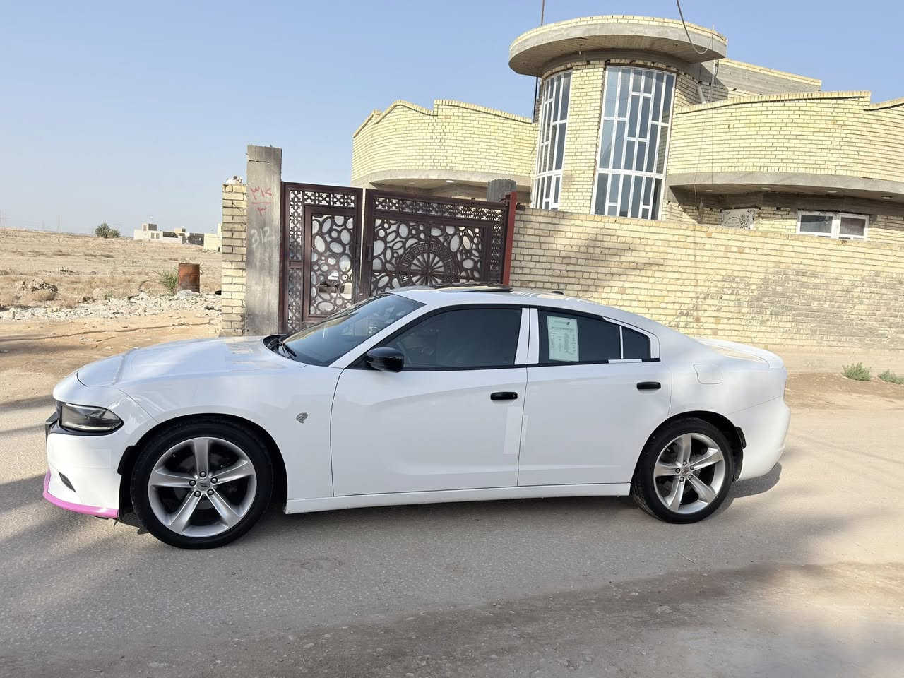 Charger Rallye plus
جارجر موديل 2017
رقم اربيل دولي بسمي
وارد كندي  كفاله عامه 
جاهزه للخير 
مكينه كير كفاله شرط ع وضع الشركه 
حداديه الشركه مفتوحه
تخم تاير صار اسبوع شاده

المسافة المقطوعة 100

حجم المحرك 3600

مواصفات 
فتحه
رادار  
شفتات استيرن
دماااام خلفي
داخل اسود
كامره خلفيه
 مصابيح امامية زنون مع بلوجكتر LED .
ويل قياس 20
شاشه كبيرة مع نظام ملاحة نفكيشن GPS .
 مقاعد أمامية كهربائية
مقاعد أمامية  وتدفئة .
 تشغيل عن بعد . .
 محدد سرعة . .
 كاميرا خلفية دوارة.
حساس خلفي
 مرايا  ترحيب متحسسة للاضاءة
دخول ذكي بصمة
#ملاحظه
السياره جديده جداً وبدون بارد 
للاستفسار 
 ⁠*********** ⁠ 
***********
مكان السيارة بابل
