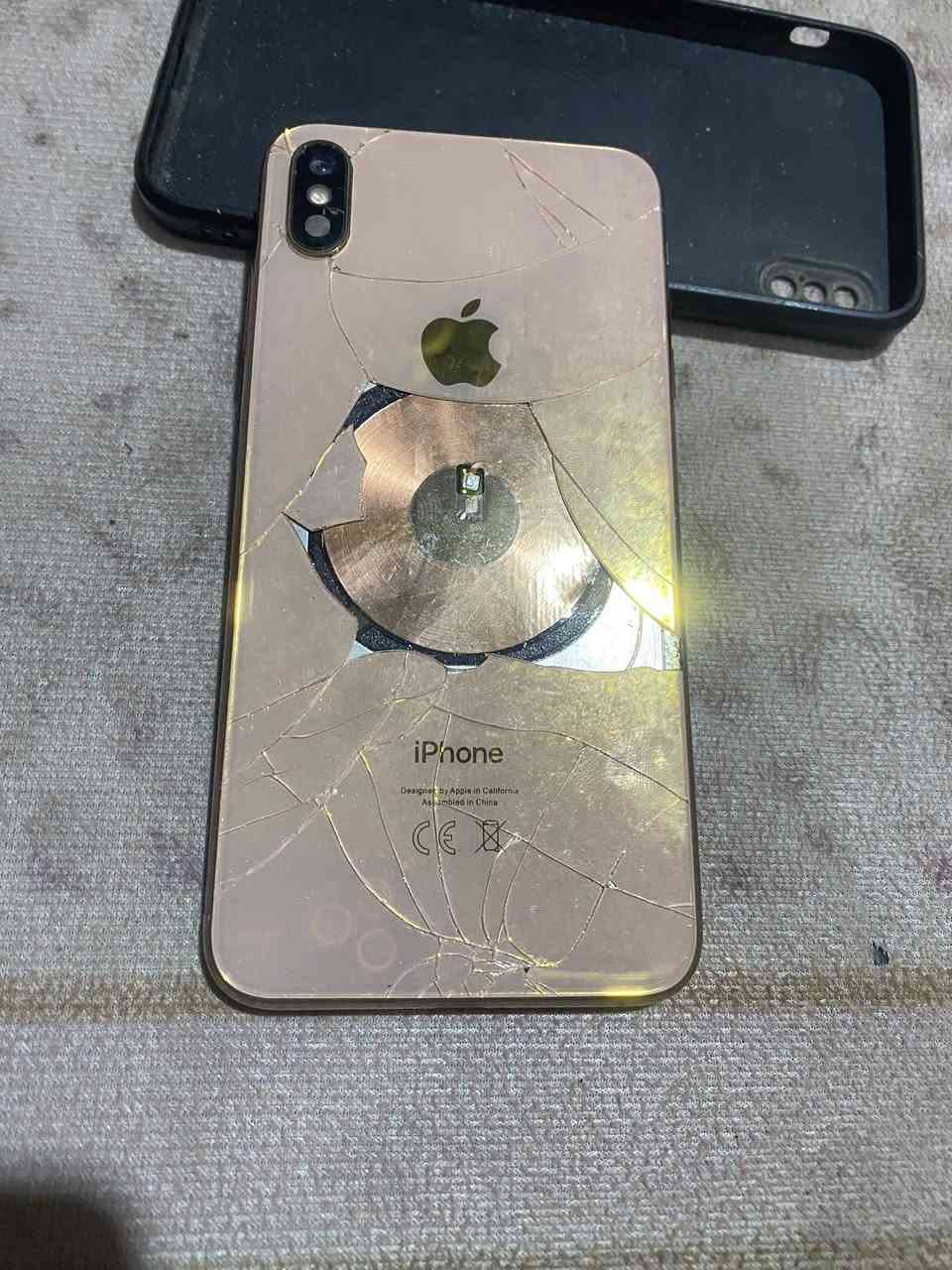 السلام عليكم جهاز ايفون اكس ماكس للبيع الضهر مكسور و الكامره عطلانه  مكاني البصره 
السعر ١١٥ و بيه مجال  
***********
