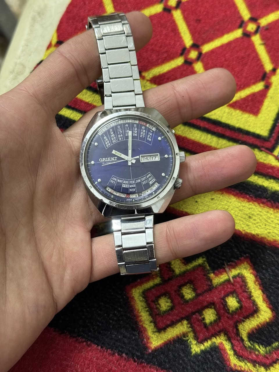 ساعة اورينت دولي انتاج قديم
نافذة عرض الشهري و اليومي 
القطر 44
نظافة تامة
شغل مضبوط 
سير اصلي 
السعر 170 الف 
يوجد توصيل لجميع المحافظات 
***********
