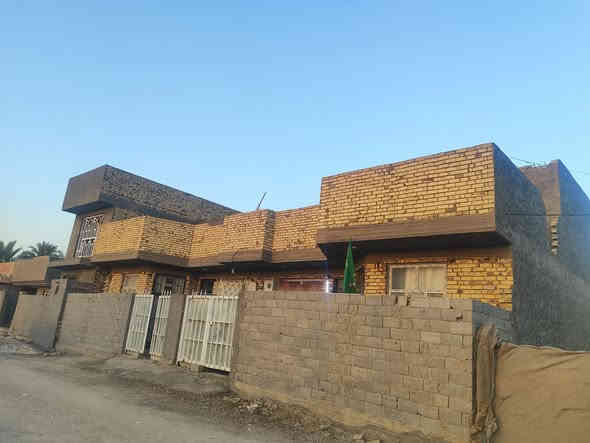 السلام عليكمدار  للبيع بالبكرلي شارع البوحمير مقابيل المستوصف

 طابو زراعي سند 25 طابق واحد مساحة البناء 150 متر واجه 

 متر بناء حديث 2024 بناء طابوك  يحتوي على غرفتين وكلدور

 واستقبال وصحيات ومنور كبير للغرفتين السعر 82 وبي مجال

(ملاحظه ,: دارين للبيع ثنينهن نفس الخريطه ينباعن ثنيهن او واحد حسب الرغبه )

 للاستفسار مراجعة مكتب عقارات الفرقد الكائن قبل جامع سلمان المحمدي 
او الاتصال على الرقم *********** حسين المعموري
