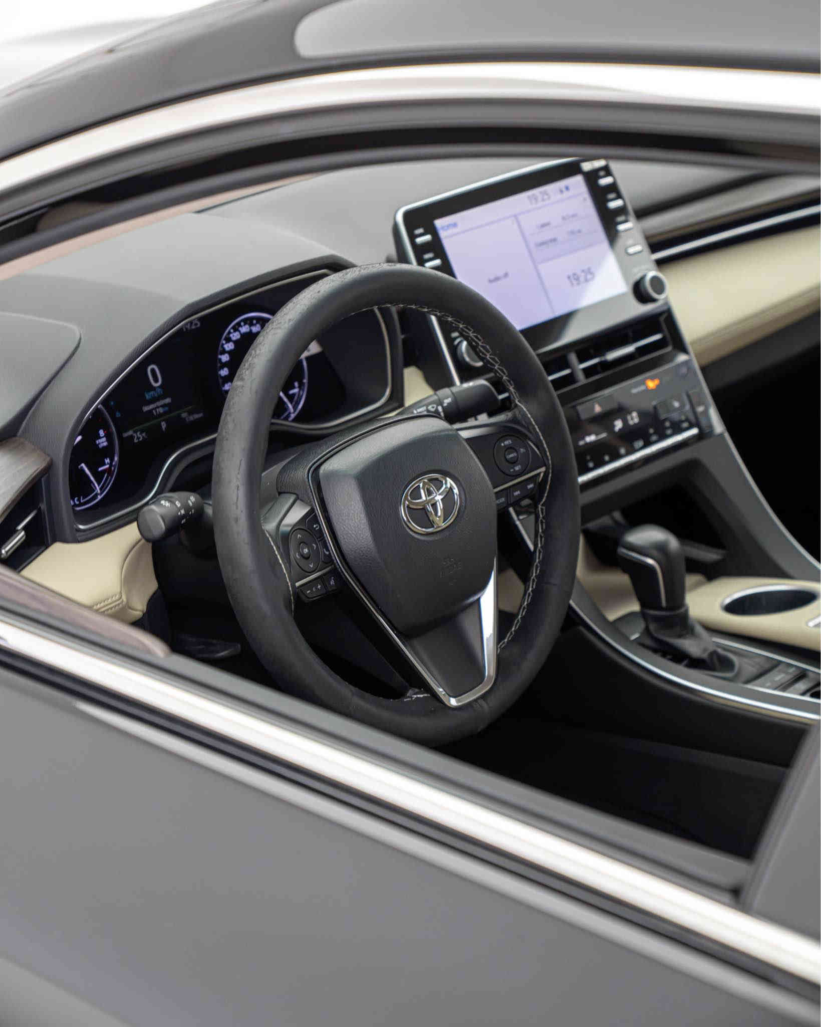 2022
‎کیلومەتر:31 هزار کیلومەتر
‎مەکینە :v6 
‎جوری سەقف: سلاید
‎کوشن: جلد+ھیتەر+تبرید+کارەبایی
‎دوخ:  كلين 
‎نرخ 350
‎رقم و سنوی جدید 
*********** دهوك
