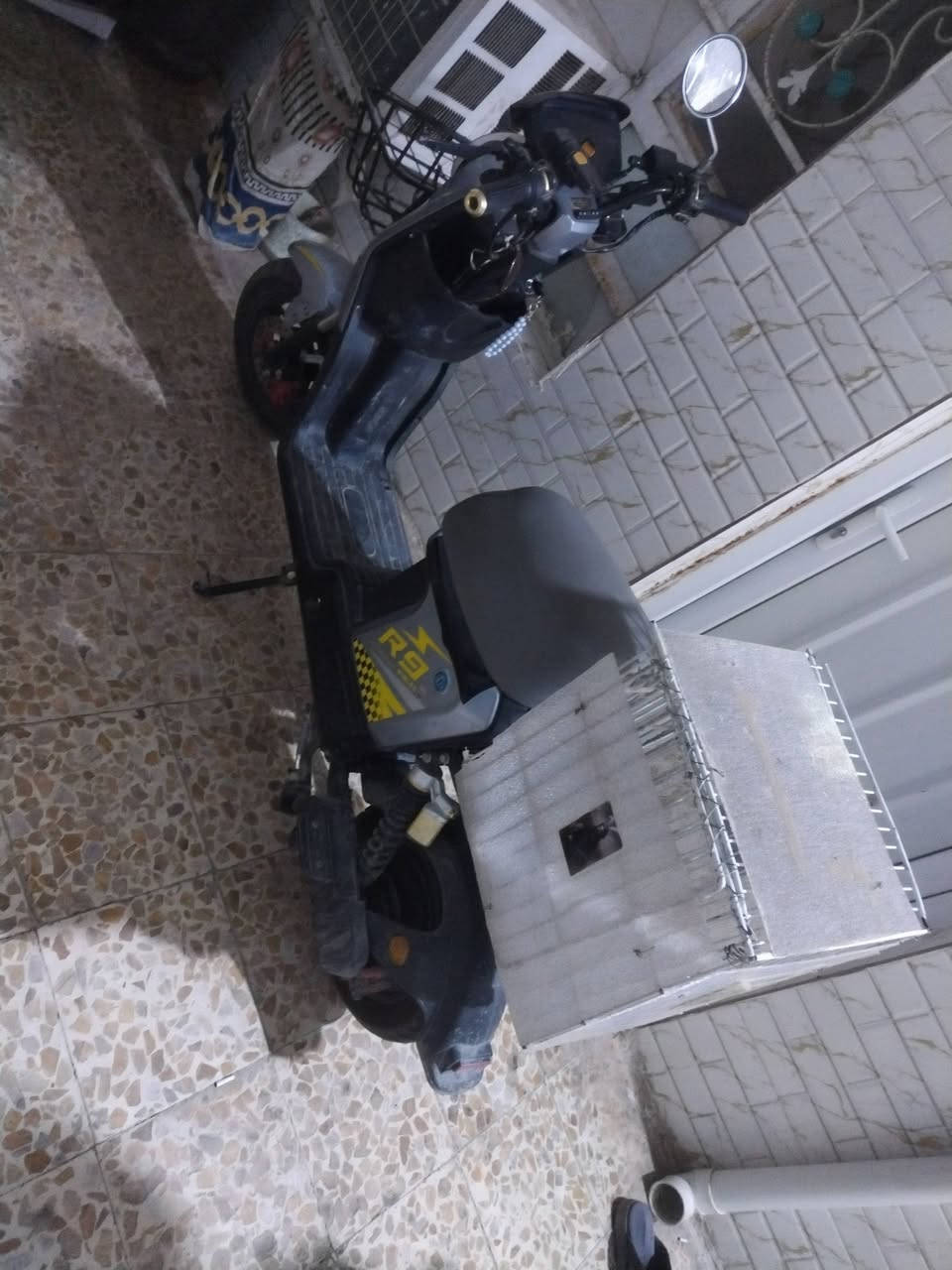 سلام عليكم بايسكل شحن ار 9بطاريه اصليات مابي نقص الو ابرغي كبل الشارع السعر 450 اوبي مجال قليل الوصل الشركه موجود مكاني كربلاء يم كراج الطاقه خلف مستشفى التركي *********** هاذه رقم صاحبه مكلف بل نشر
