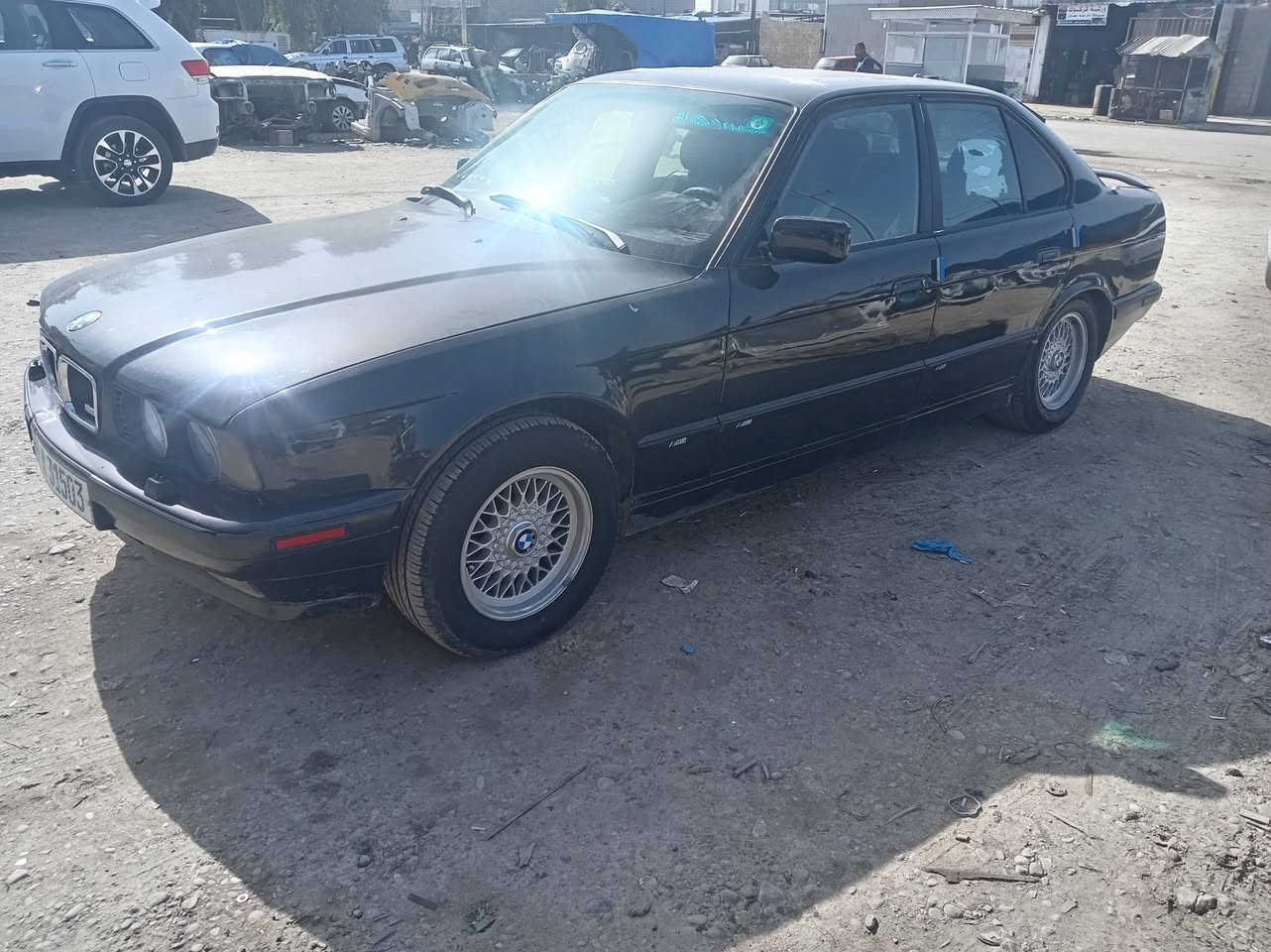 بي ام للبيع حجم ٥٢٠ محرك فانوس تبريد فتحه سقف داخل جلد اسود سياره جاهزه رقم بغداد دولي مكان كركوك *********** سعر ٥٠ بيه مجال بيع فقط سياره باسمي
