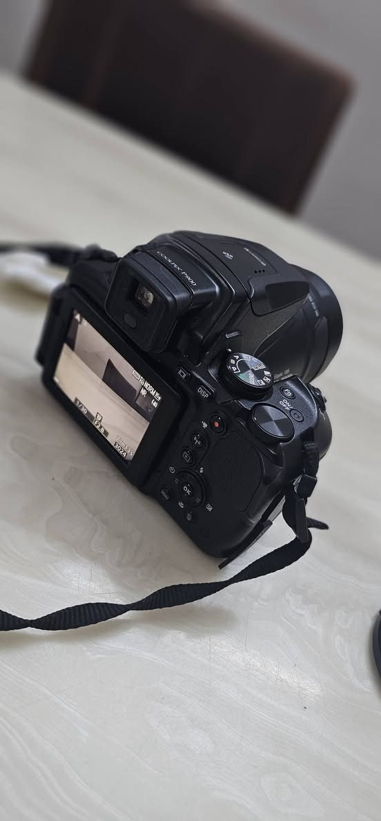 Nikon P900
نظيفة و بدون أي خدش

مع رامات 16GB و 8GB + بطاريتين + سلك شحن + حزام + جنطة خاصة + شاحن بطاريات 

مواصفات الكاميرا :

- تدعم دقة تقريب تصل الى 83X حقيقي

- تصوير فديو عالي الدقة Full HD

- شاشة LCD متغيرة قلابة و حساسة

- بطارية ممتازة

- ضوابط يدوية كاملة

- نظام تثبيت للصورة ممتازة

- تدعم الـwifi و الـGPS

- تدعم الربط عبر القمر الآصطناعي

السعر: (التواصل خاص)


**إذا كنت صاحب هذا الإعلان وتريد حذفه لأي سبب، رجاءا أرسل رسالة إلى الدعم الفني**