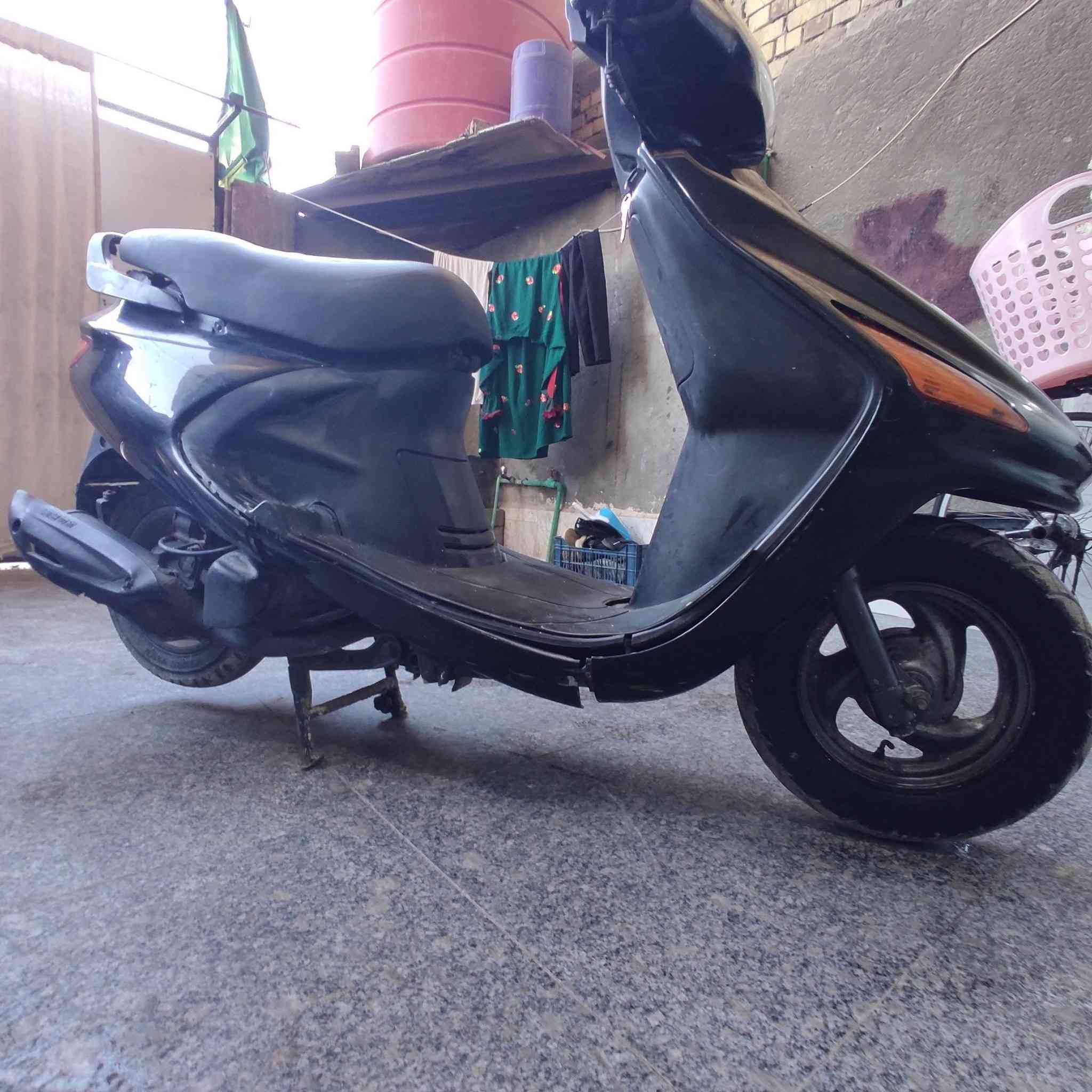 دراجه  جديده ما مفتوحه دراجه سلف هندر شاير لايت عالي ناصي  مكينه خرسه  شلعه ومشي ونعومه سعر 575 وبيها مجال الاستفسار ***********متواجد وتساب مكاني بصره الحيانيه شارع القائد
