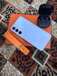 سامسونك5G .A55 ستخدام قليل نضافه 100% ذاكره 256 العشوائيه 8 ويا ساعه ا...