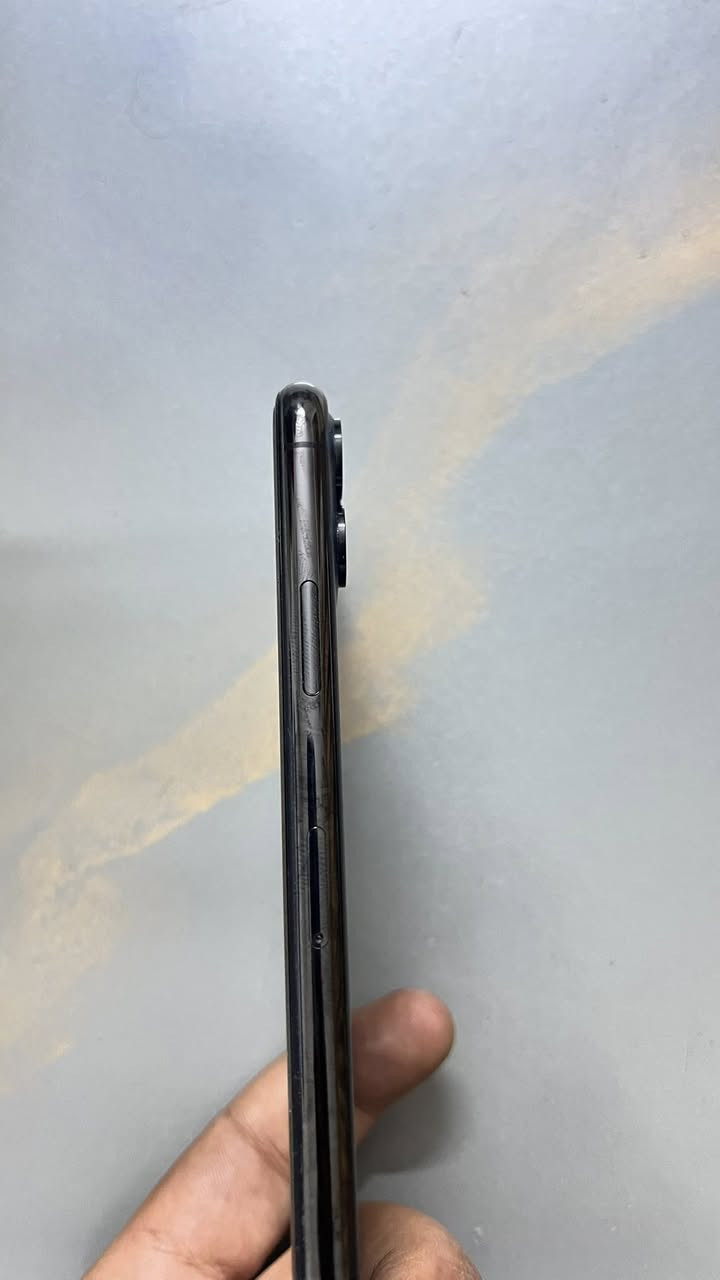 السلام عليكم 
ايفون 11 برو 
ايفون 11 برو الصغير 
ذاكرة 512 
الباقي كلة البصور موجود 
مكاني بغداد الدورة 
سعرة 325 الف وبي مجال 
وكو توصيل
متواجد فيس واتس رقمي ***********
