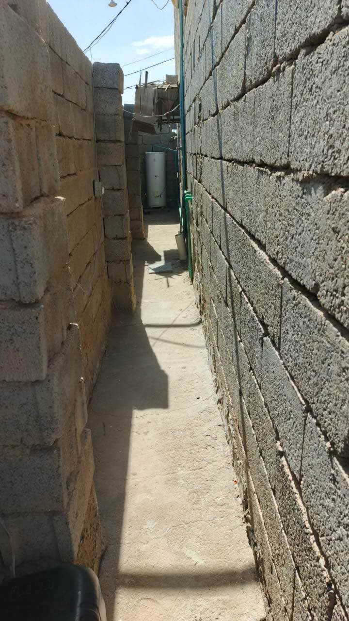 بيت البيع غرفتين نوم وصاله وديوانيه ماكامله مساحته 180 ماجديه قرب  محطه الوقود حواسم 
اثير***********
اسيا*********** شط العرب, البصرة
