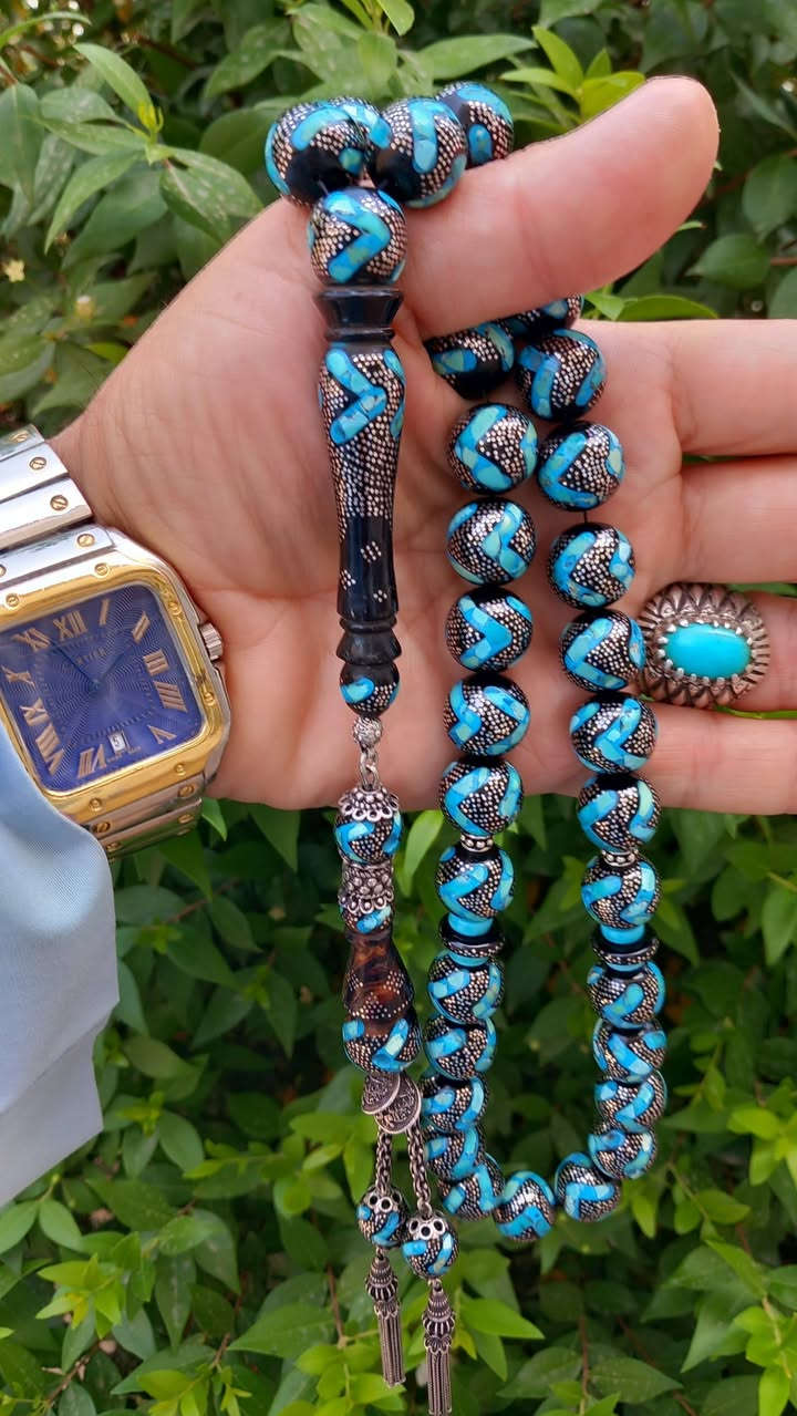 سلام عليكم
الى كل الاعضاء المحترمين يسر حجازي متوسط العمر نوادر الخراطه  خراطه مميزه كلش طرزان ثلاثه حبات بل كركوسه نفس الخام تطعيم فظه اوفيروز وزن راقي ١٣٠ غرام الحجم ١٤اونص على ١٤اونص السعر عام ٣٠٠ الف عراقي قطعه ملكيه والله احله من الصوره شرط كركوشه فظه للاستفسار الإتصال على الرقم ***********يوجد وتساب لعيون عشاق اليسر النوادر النوادر
