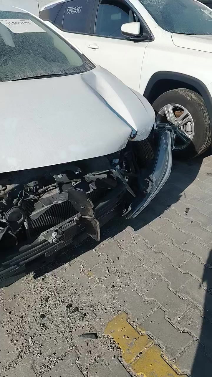 نيسان فيرسا موديل ٢٤ مدفوع كمرك وضريبه سياره خارج الميناء بعدها بحادثه سعره ٩٠ وبيه مجال قليل العنوان البصره العاليه مقابل الأصمعي هاتف *********** سياره حره بدون رقم
