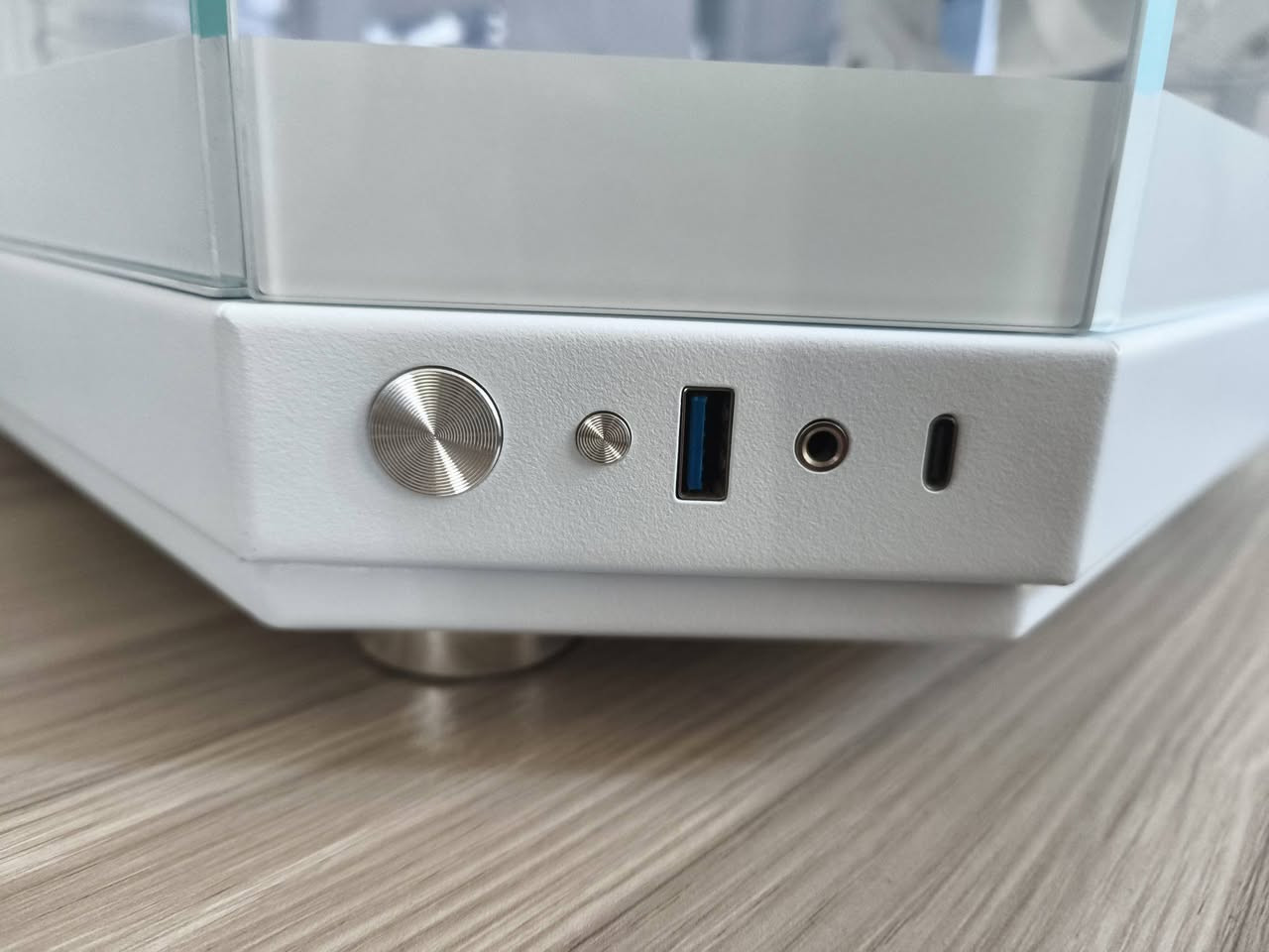 السلام عليكم 
كيس أبيض مستخدم نظيف جداً بالكارتونه للبيع 
XIGMATEK CUBI ARCTIC
6 فان مع هب وتحكم كامل في الألوان وسرعة الفانات.
السعر 115 الف (سعر ثابت)
مكاني بغداد ومتوفر توصيل


**إذا كنت صاحب هذا الإعلان وتريد حذفه لأي سبب، رجاءا أرسل رسالة إلى الدعم الفني**