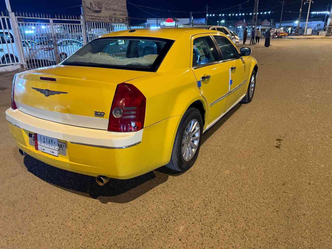 اوباما موديل 2010 رقم بغداد سنويه جديده مصفره هيئه وغرامات خطها عماره بغداد سياره وارد كندي مكفوله من الظربه والكص ونقل جثه والعيب الشرعي مكينه 3500 قبل شهر شادها جديده مكينه وكير واكسن وحداديه مكفول تبريد تدفئه كله شغال سعر 100 ميسان لعماره *********** المجر الكعبي, ميسان
