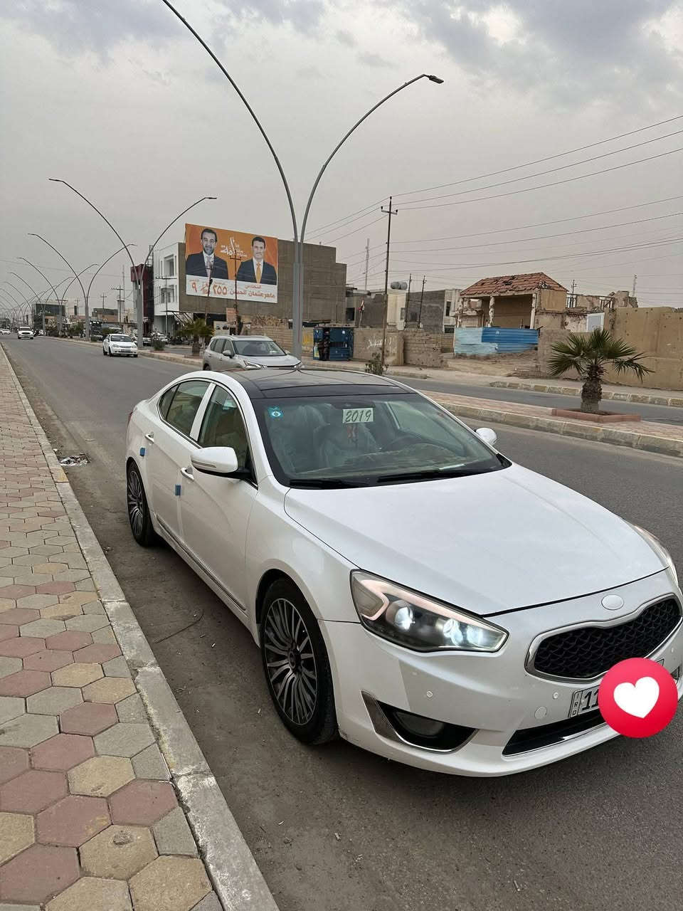 السلام عليكم
مكفوله كفاله عامه 
كدينزا 2014 خليجيه بسمي فول 
بيه سونار 
مواصفات 1/1 
شتريد بيها مواصفات 
بصمه وترحيب ومري شفط
فتحه ونبوراما 
كشنات كهرباء 
تدفاء كشنات 
ستيرن كهرباء 
سماعات انفنتي 
برده خلفيه 
مري قلاب أثناء البك 
تحكمات ستيرن فول 
تحكمات خلفيه
كامره خلفيه 
وبعد هوايه مواصفات 
مكانه الرمادي الخالديه  
ماشييه ٢٠٠
*********** 
جماعة المحافظات سياره خير من الله
السعر 148وبيه مجال بسيط
ملاحضه غير متواجد على الفيس
