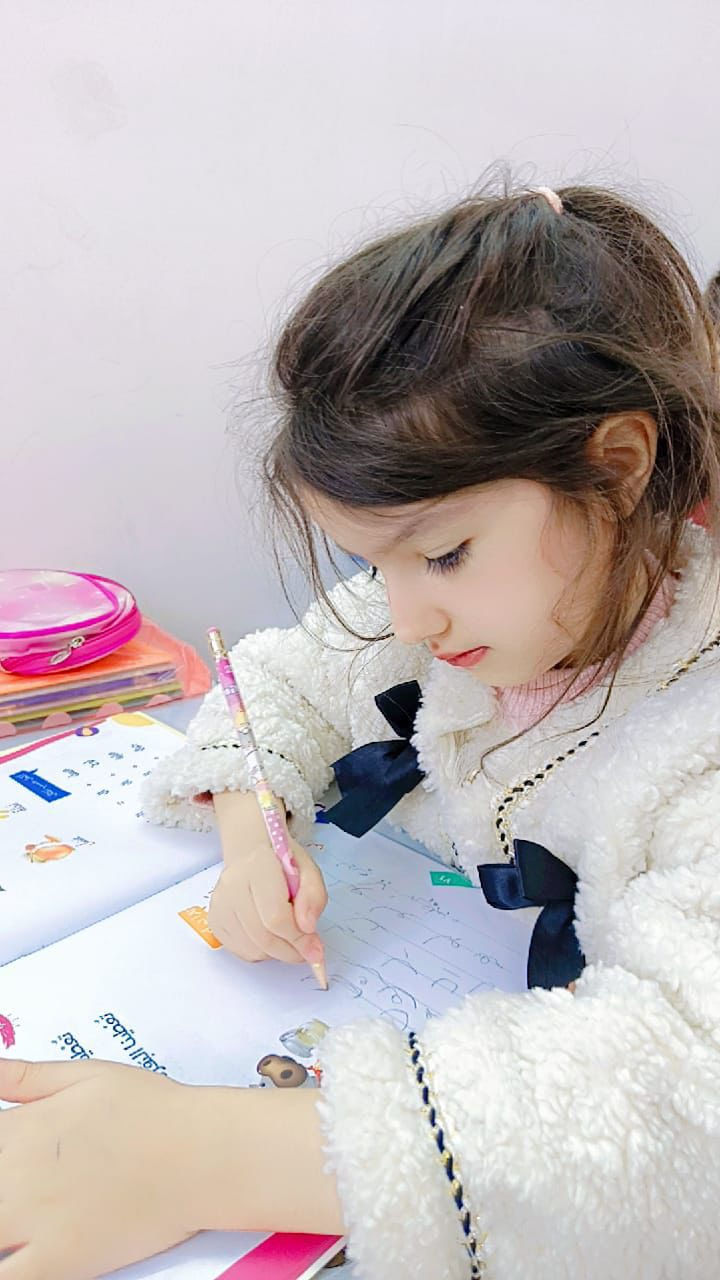 تعلن #روضة_جزيرة_الصغار عن استقبال أطفالكم الأعزاء
في بيئة آمنة، تعليمية، ومليئة بالحب والمرح 🌈

👶 تعليم وتربية • 

💖أنشطة ممتعة • 

💐كادر تربوي مميز 💯

🎥كاميرات مراقبة

😇دوام من 6:30 إلى 5:00 مساءً

🌼متوفر نظام الساعات للراغبين

أهلاً بكم… 

حيث يبدأ مستقبل طفلكم بخطوة جميلة

📍 العنوان: حي الحسين / شارع 20

قرب السوق العصري 

***********

0770 088 8213
