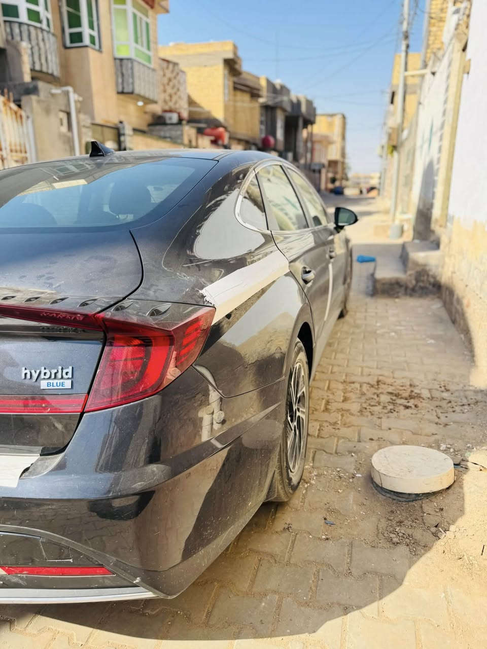 السلام عليكم 
سوناتا هايبرد 
موديل 2022 مكينة 2000 
اطيك كفالة كير وبطارية 
مكينة كاسرة بستم انزلك من سعرها مال تصليح 
الون : رصاصي ملون ، يعني قريب ع الاسود 
ماشية :170mi 
🟢 تحديد مسار 
🟢 رادار امامي
🟢 رادار خلفي
🟢 أشاير بالمراية 
🟢 هزة لل2028 
🟢 تبريد قطعتين 
🟢 4 مودات سرعة
( SPORT , ECO , SMART , CUSTOM) 
🟢 شاشة عربي 
🟢مسطرة بخاخات جديدة 
🟢 بلكات جديدة  
🟢 كير دكم 
🟢 تحكمات ستيرن كاملة 
🟢 حساس امامي 
🟢 منبهات جسد امامي 
🟢 منبهات جسد خلفي 
🟢 تخم تاير امامي جديد 
🟢 ستوني مسويلها ادامة كاملة
🟢 فيتبم جديد 
🟦 السيارة تخبل بس بستم بيها مكسور ، والسبب البانزين وصخ ،

مكانها السماوة  
*********** 
السيارة م بيها ضربة من امريكة ضربتها سرقه دعامية خلفية وراجعه نفسها وبيها صبغ السيارة 

🟦ترهم بيع ومراوس 
السعر 158 
وينزل منها سعر التصليح
