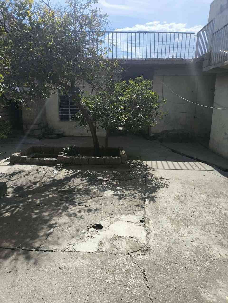 للايجار حي الكرامة***********الايجار 200
