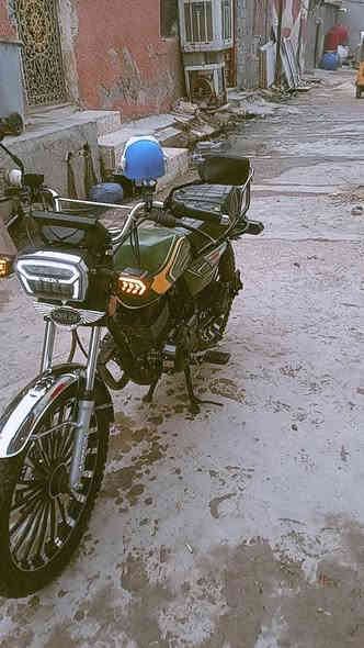 سيفان مديل 2025 ضاغطة وزنجل محرك مامفتح دراجة كهربائيات كلهة شغالة اوراق صولية نقصة  بس دشبول مكسور رايدهة ب 750الف مكاني بغداد مدينة الصدر 
***********
