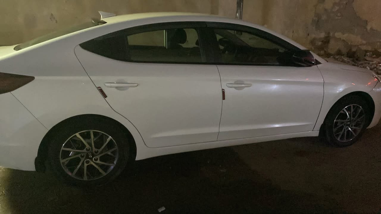 النترا وارد أمريكي  موديل 2019 شكل عشرين الحديث
كير محرك اتراي وين ما يعجبك محرك 2000 دوش
رقم ديالى شرط تحويل
تحكمات جهتين اشاير تحديد مسار  حساسات امامي خلفي بل مري ما اصتدام بيها جرس تنبيه  شاشه اندرويدموصفات حلوه  تبريد تدفئ فول تخم تاير ويل كب ماشيه 76ميل
حادث جاملغ وبنيد وبيها طخه  بل هلال جاملغ خلفي
العنوان مكان سياره بغداد الحسينيه سعر 130 وبيها مجال بسيط
رقم الهاتف /***********
