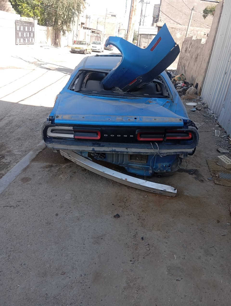 السلام عليكم جالنجر موديل 2016 فول مواصفات بيها حادث رقم بغداد
مكان السياره بغداد 
اتصل ***********
