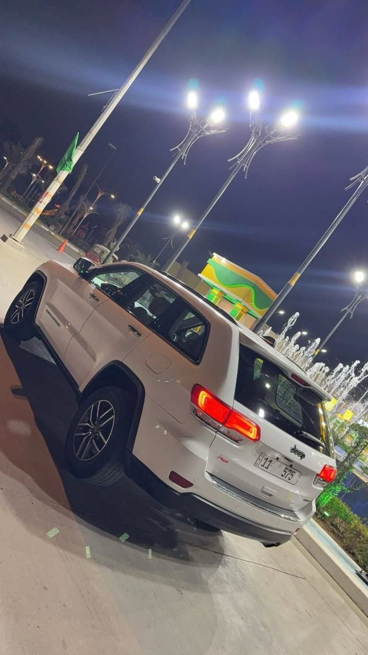 سلام عليكم  ارخص جيب وانظف جيب بهل موديل 🔥
جيب كراند شيروكي لمتدد 2019 
ماشية 65 الف مشتريه  
-ضرر جاملغ امامي  فقط  بلعراق سيارة كلين تايتل 
موجود بل منشور الضرر لي بيها موضحة بصورة ومئشر عليه
1 سلايد +V6
2 بصمة +بصمة ابواب + تشغيل ع بعد 
3 جلد + تدفئة وتبريد كشنات وستيرن 
4 جنطة كهرباء + كامرة دوارة + حساسات
5شاشة جبيرة +ماوس +فول تحكمات ستيرن 
السعر 182 ورقة فقط …..✈️🔥
السيارة جديدة بمعنى الكلمة 
مكان السيارة بغداد 
***********
