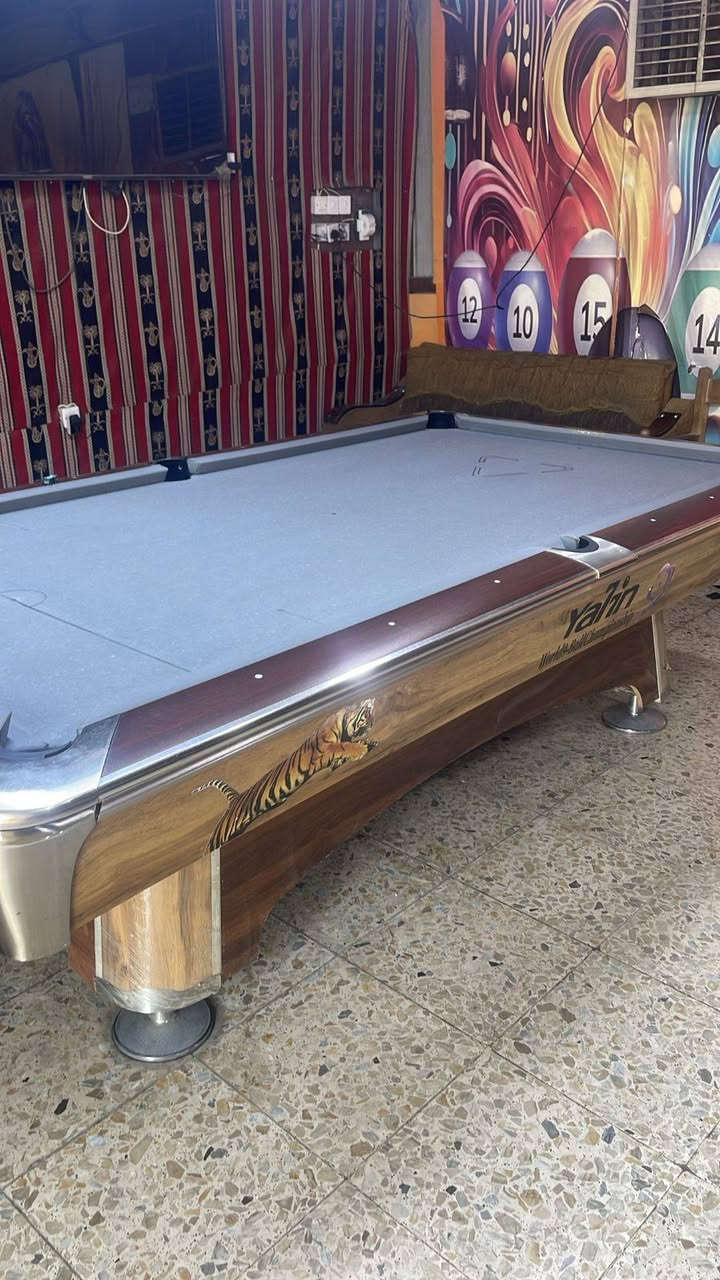 ***********على بركه  الله توفر جميع انواع ميوزه البليارد جديد كارتون ومستخدم بنضافه من  ٨٥ الى  ٩٠ بالميه وتوفر ايضا هوكي ومنضده و فيشه 🎱🏓
يوجد كادر ذو خبره متخصص في تنصيب الميز
يوجد توصيل إلى كافة محافظات العراق 
للتواصل خاص
