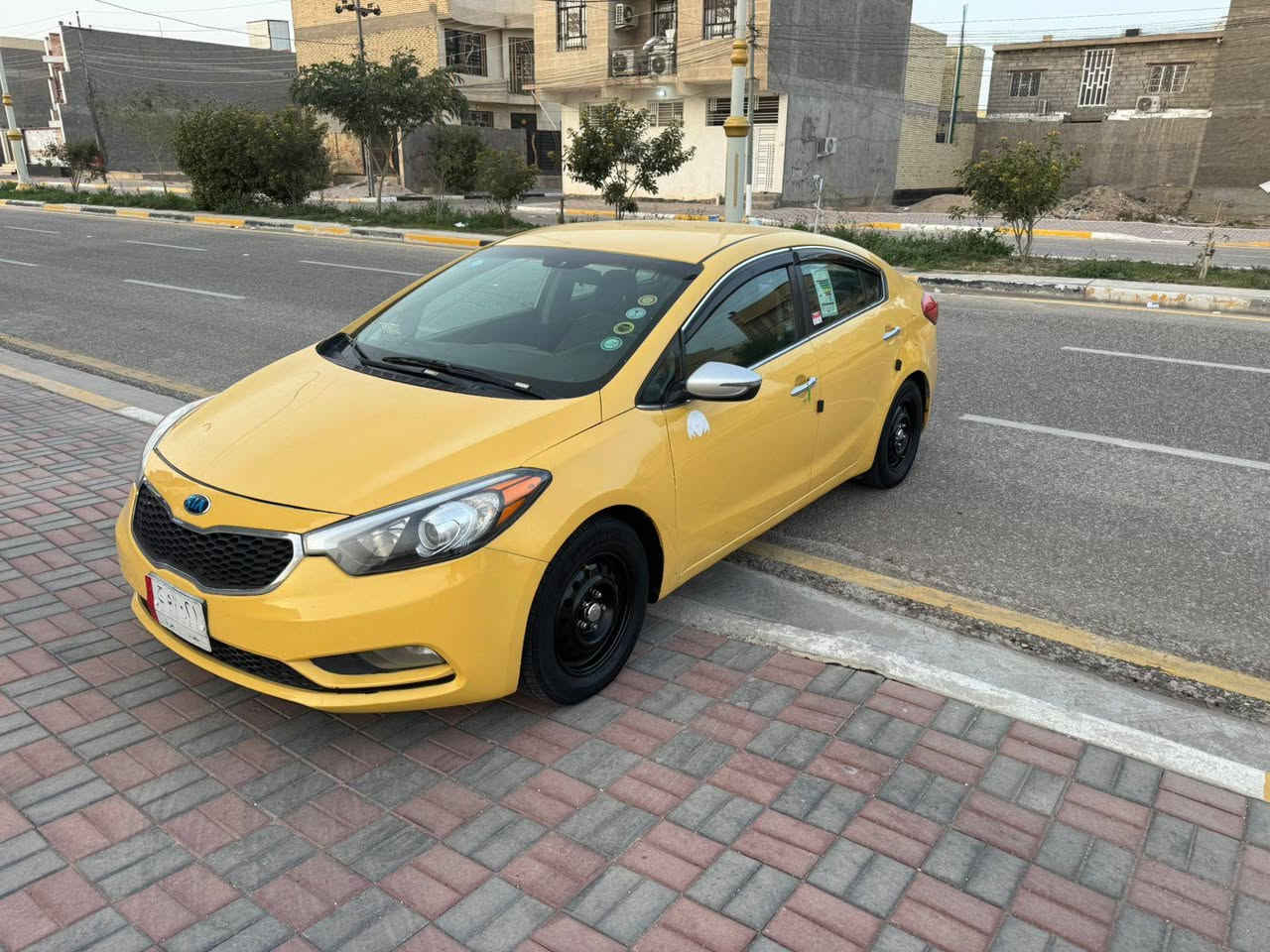 السلام عليكم فورتي 2015حادثه فقط بنيد بدون دواخل والباقي ليبل واحد الاستفسار ***********  السعر 109 موصفات شاشه كامره دواره تحكم استيرن محرك 2000 كير ومكينه مكفولات حداديه تخم تاير هيئه  وغرامات مصفره رقم بغداد سنويه جديده المكان كربلاء
