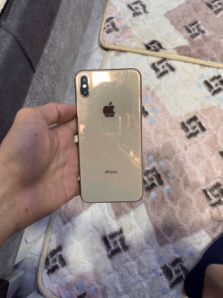 ايفون اكس ماكس للبيع📱
ذاكره64
بطاريه100🔋
مبدل بطاريه فقط 
سعر 160 مكاني موصل***********
