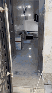 سلام عليكم بيت للايجار مساحة١٠٠ م غرفة نوم ٤حببية قرب جامع الثقلين***********
