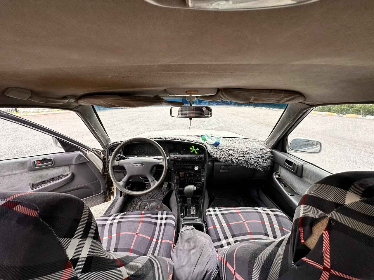 السلام عليكم 
مارك تكم للبيع 
 موديل ٩٣ رقم كربلاء 
كير ومحرك وتبريد وحدادية
 واصوليات مكفول 
باسمي مداور ثاني يوم 
مكان السيارة النجف حي الامير 
ب ٤٢ وبيها مجال قليل 
اتصال فقط ***********
