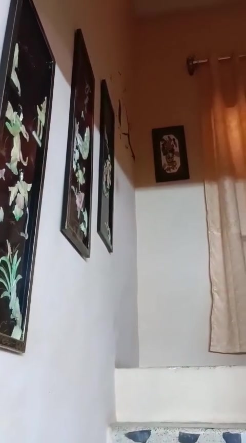 يتوفر بيت للبيع في منطقة حي الاعلام قريب على السيدية قرب عمارات الكويتي
مواصفات البيت : 
الواجهة ١٠
النزار ٢٠
المساحة ٢٠٠
٤ غرف
صالة
هول
صحيات ثنين وحده جوه وثانيه بره
سطحين
الحديقة ٣×٣ 
بيت ملك صرف
مقابيل البيت مدرسة بنات كبيره بشكل مباشر اي ليس هناك بيوت امامه
للاستفسار اكثر 
***********

