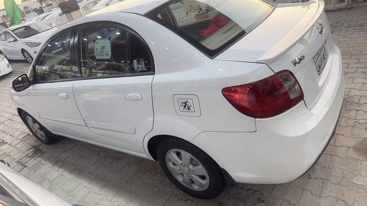 كيا ريوه 
خليجي محرك 1600 
مكينه كير تبريد حداديه 
خير من الله صبغ ربع باب 
ولباقي مكفول سونار موجود 
مرفوق بصور السعر 70 قفل
الستفسار هذ رقمي 
***********￼￼
