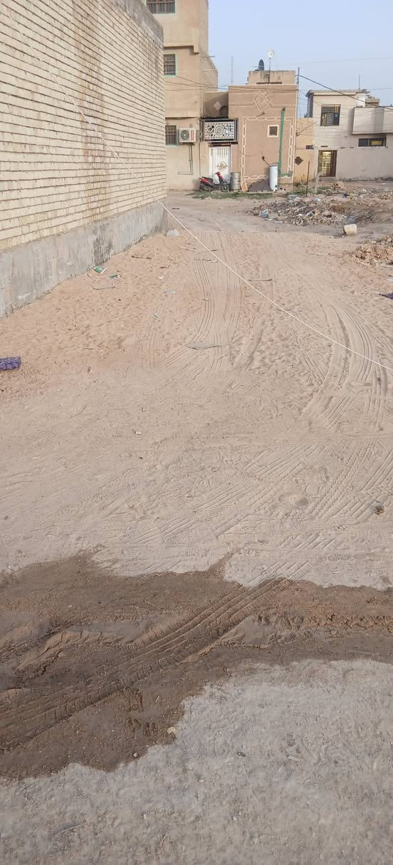 السلام عليكم  قطعه للبيع قرار محكمه ٢٥ 
مساحه ٦٠ متر كنطرة السلام  مقابيل عطاء الوارث يم جسر جديد  عن شارع العام ٤٠٠ متر عدل تصلح حسينه لين طريق زوار يمك 
***********
