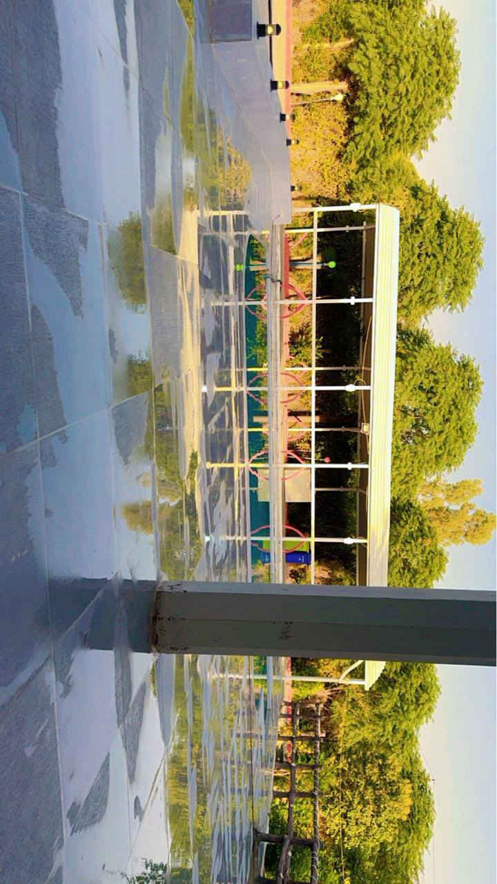 أهلا وسهلا في مزرعة الكرم  ViP بنظام فندقي((للإيجار اليومي والشفتات ))🌷🪷🌷
🔴 موقع المزرعة ( كركوك / ساقزلي)تبعد عن مطعم ميديا ٥ دقائق 

🔴 مسبح للكبار 

🔴 تحتوي المزرعة على غرفة منام وصاله مكيفه كبيره ومطبخ مجهز بالكامل وحمام غربي 

🔴 مكان مخصص للشواء(كباب ـ تكة-سمك) 🍖🍗🥩🍔🐟

🔴 كراج كبير للسيارات 🚘

🔴 جلسه خارجيه وحديقة أماميه وخلفيه

🔴كهرباء 24h

🔴 مستعدون لاقامه حفلات الأعراس والمناسبات وأعياد الميلاد  

🔴 للحجز والاستفسار يرجى مراسله الصفحه او الاتصال على الأرقام

***********

🔴نستقبل حجوزات للعوائل والشباب

🔴ادارة المزرعة غير مسؤولة عن اي حادث (عرضي أو غرق أو مشاجرة )
