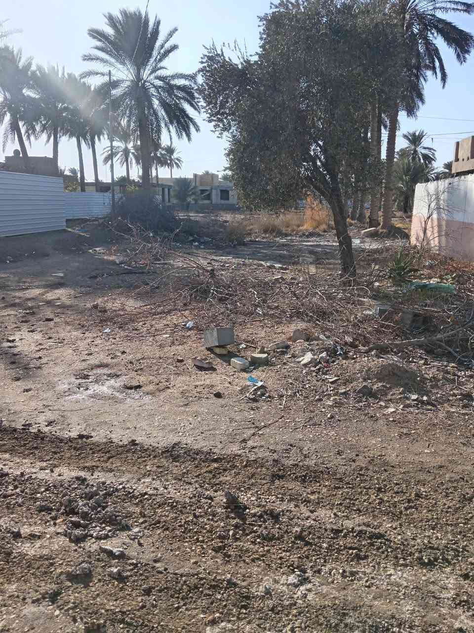 السلام عليكم ورحمة الله وبركاتة
قطعة أرض للبيع المساحة 250 متر تبعد عن الشارع الرئيسي 20 متر تقع قرب نزله سيد رياض المصطفاوي السعر جداً مناسب للأستفسار الأتصال على هذا الرقم ***********
