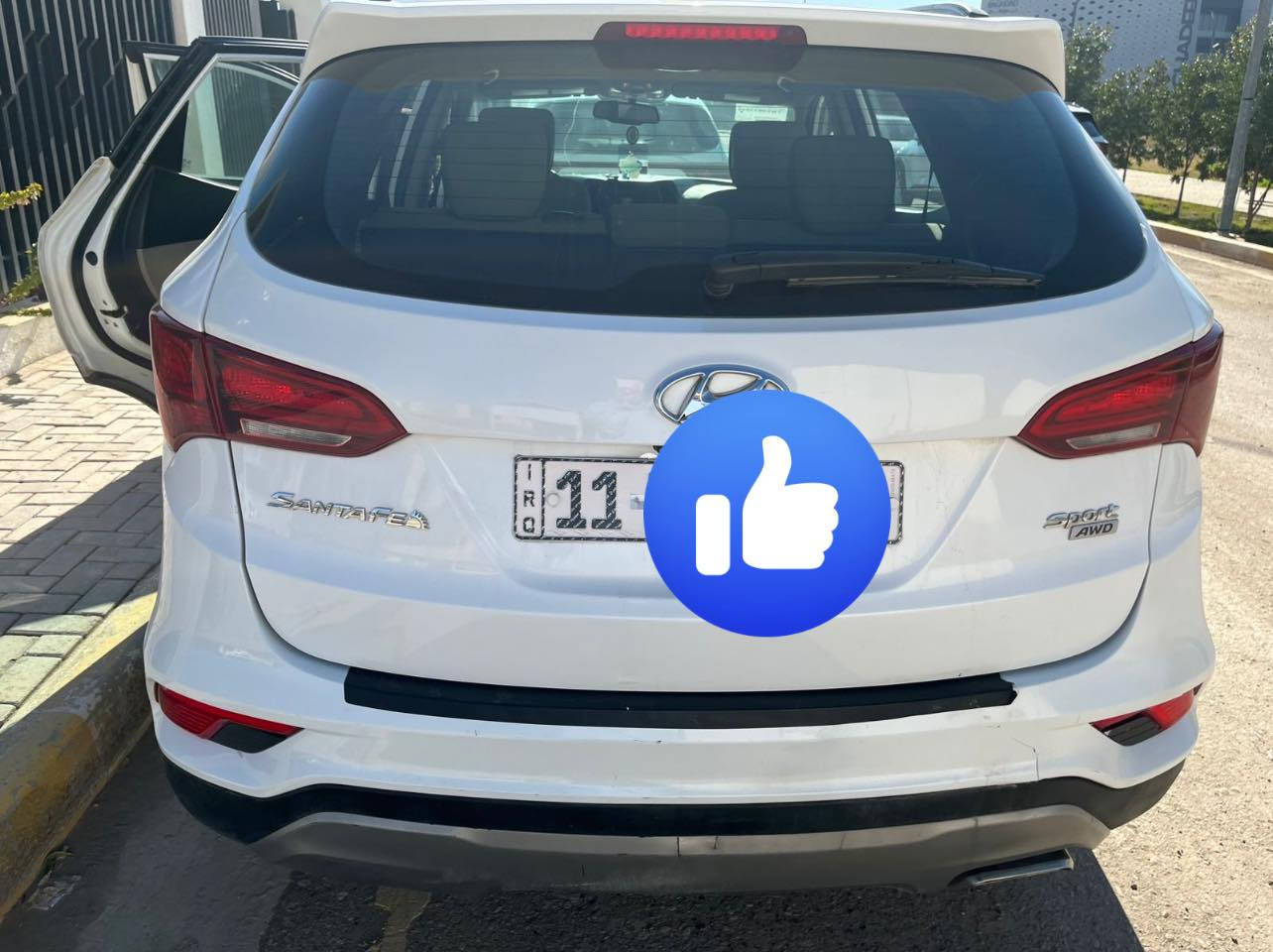 السلام عليكم
للبيع سنتافيا موديل 2017 وارد امريكي 
ماشية 84 الف ميل 
الرقم بغداد - انكليزي 
مواصفات السيارة 
6 سلندر
شاشة 
تحكمات سيترن
كراسي كهرباء 
تعتيم ذاتي بالمرايه الوسطيه
كاميرا خلفية
السيارة حادثها باب السائق والباب خلف السائق ومعدلات على البارد فقط
مكينة السيارة مجفته تجفيت كامل وكل القطع اصلية
صدر السيارة جديد ومابي نقص
تجي تفحص السياره سونار كامل وبيك خير وتدلل
مكان السياره بغداد 
السعر 160$ وبيها مجال 
للتواصل على الرقم ***********
