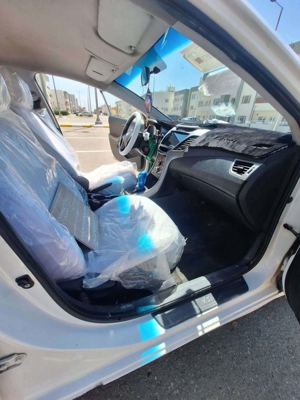 يالله الانترة ١٥ خليجي 
تخم تاير تبريد تدفئه 
رقم بغداد بسمي 
مكان السياره بغداد المدأئن مجمع ريحانه 
السعر ١١٨ بيها مجال قليل 
ابيع عل سونار ثاني يوم تحول 
كير مكينه شادها جديده بل نايلون ١٦٠٠ مكينه القتصاديه ايكو شاشه ايباد منضومه صوت بلادي السياره اينقص مابيها  رقم الهاتف ***********
