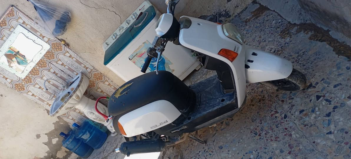 سلام عليكم بوليس للبيع مافتوح بلادي كامله من كلشي السعر 650وبيه مجال حك الجيه ***********
