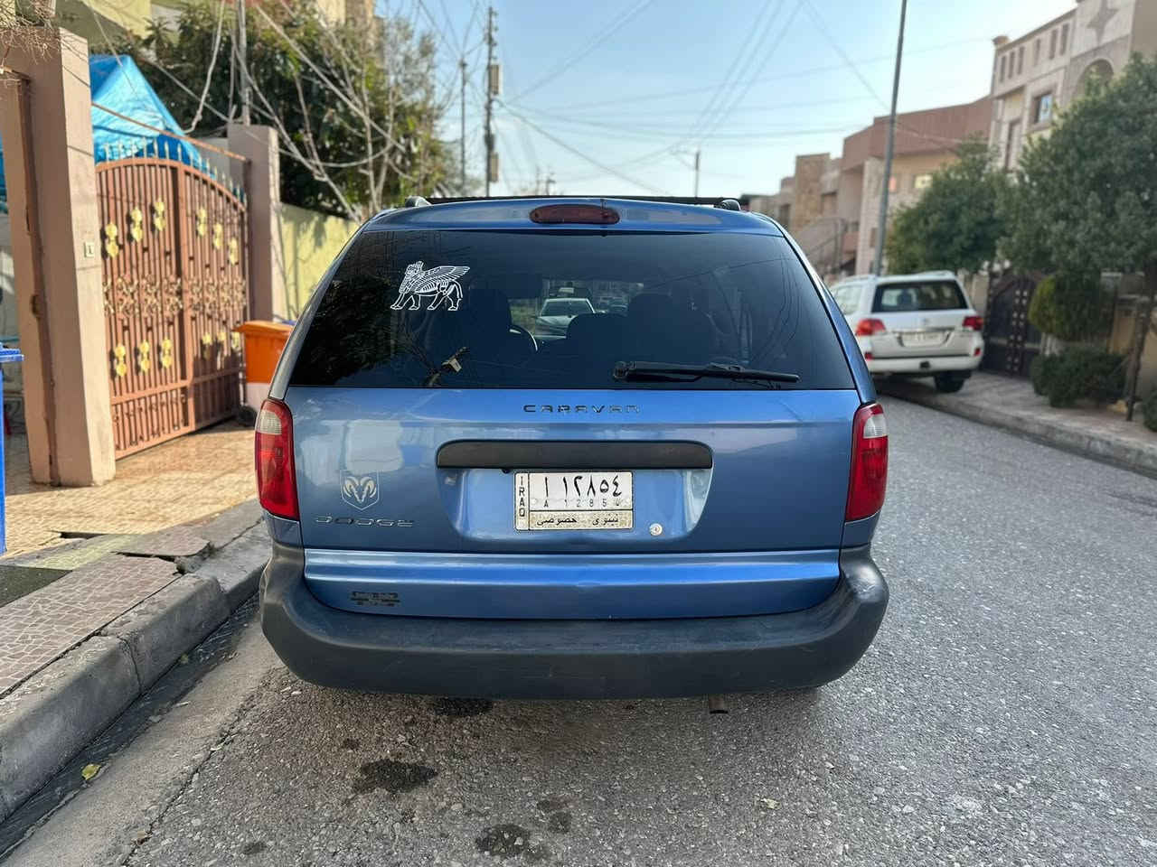السلام عليكم فقط للبيع بدون مراوس
دوج كرفان 2007  
محرك 3300 
وكير وتبريد 
نضيفات كلش  
فئة se
شاشة 
تبريد 3 قطع صدر
باقي التفاصيل داخل الصور
السيارة جدا نظيفة و بالواقع بعد احلة
السعر 63$ و بيها مجال بسيط
للتواصل : ***********
