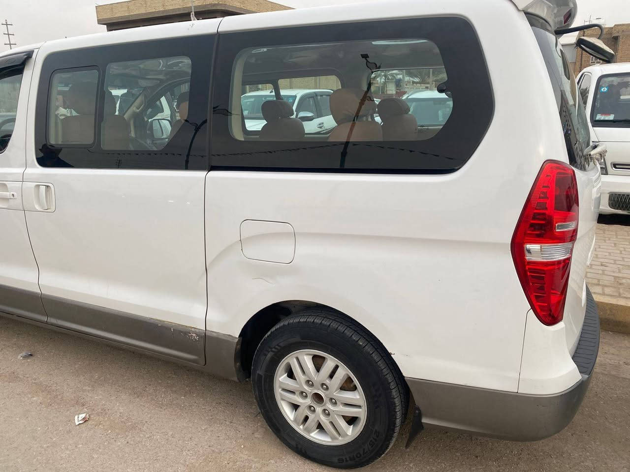 ستاركس موديل 2018 رقم بغداد تحويل ثاني يوم  بيها صندوك مبدل والبراكيت راجع بارد وجاملغ خلفي بي بارد والثاني بي صبغ يم قبق الكاز والباقي مكفول كير محرك كفاله سياره مال بيت ما متعوبه ابد سعر ١٩٠ وبيها مجال المكان بغداد بسمايه 
اي استفسار ***********
