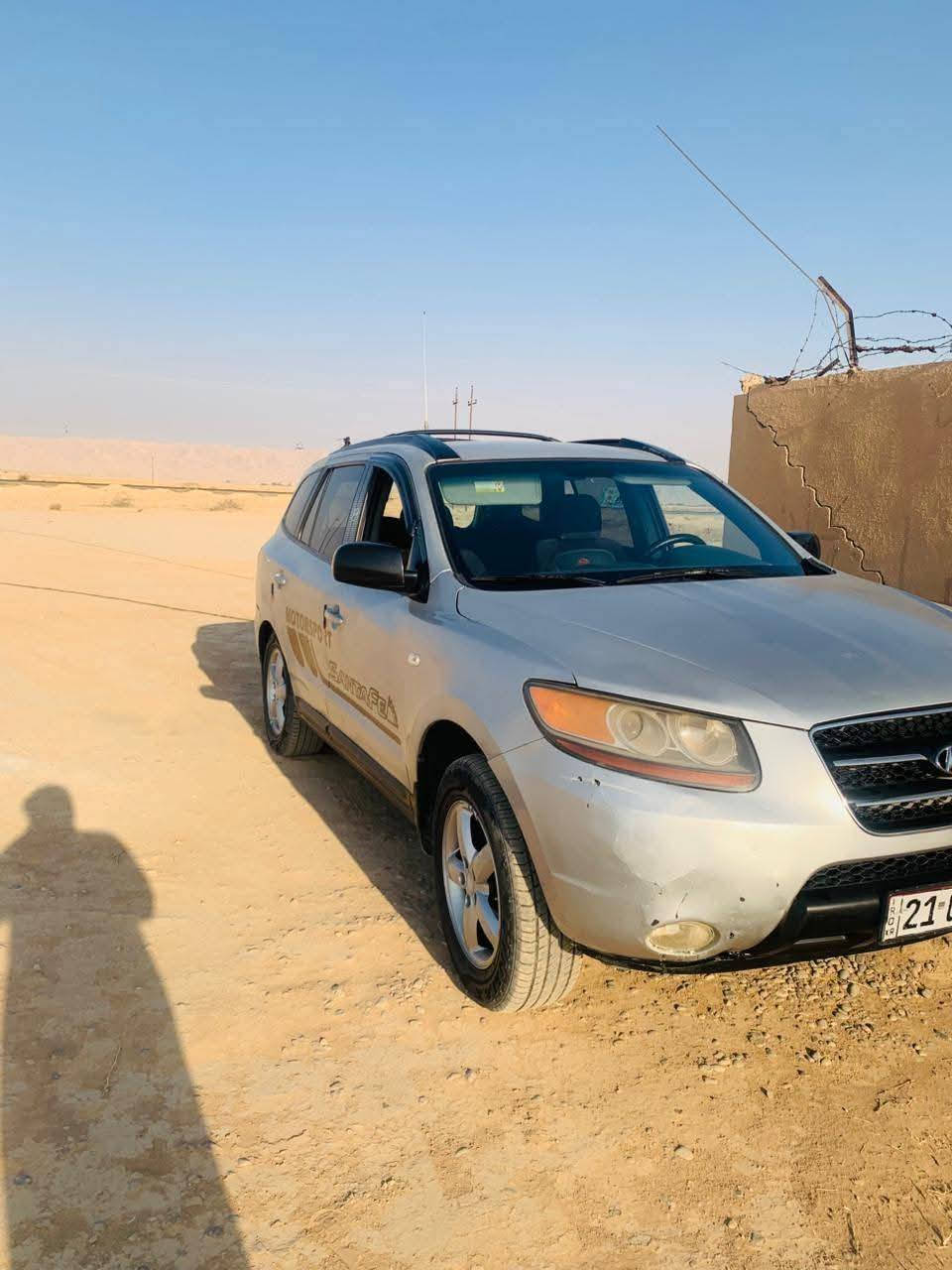 السلام عليكم 
سنتافي كاز 2009 ادوات 
بيها كازكيت 
السعر 37 وبيها مجال 
ترهم مراوس وترهم بمقدمه و مده او قسط شهري 
*********** 
بيها كازكيت فقط  شغاله نكره سلف بس بيها هوى قليل بل راديتر 
بس زولوها عني لا اورها
