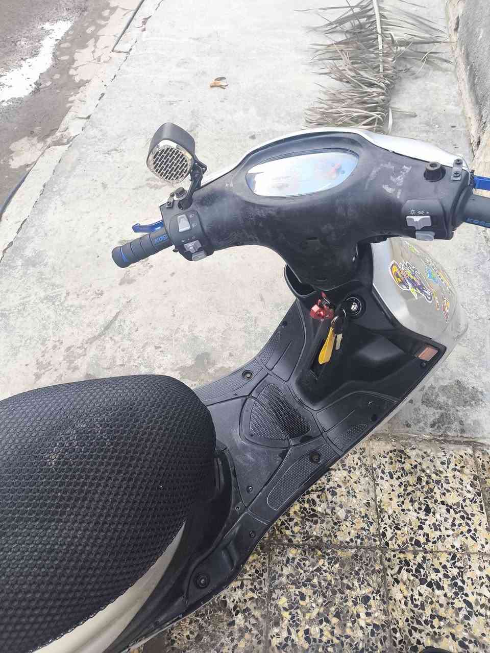 دراجه ماكس قجمه للبيع مكينه 55دراجه شلعه ومعدل نواقصها سلف بيها بس ميشتغل وكابريتر مالتها تعبان تجاري للبيع ومراوس حسب القناعه سعر 400وبيها مجال رقم *********** بي بس واتساب فقط مكان بغداد حي اور
